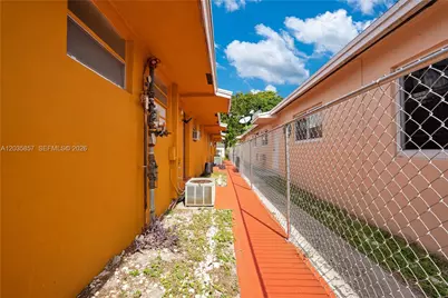 129-131 SE 5th St, Hallandale Beach, FL 33009 - Photo 10