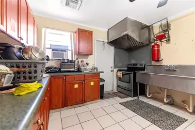 129-131 SE 5th St, Hallandale Beach, FL 33009 - Photo 48