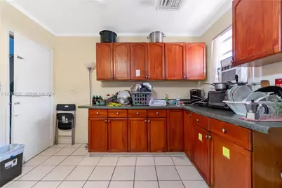 129-131 SE 5th St, Hallandale Beach, FL 33009 - Photo 50