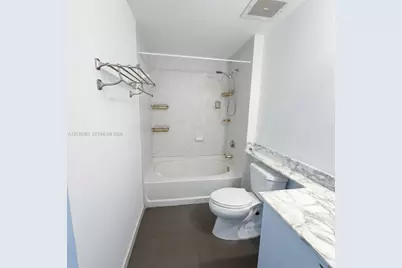234 NE 3rd St #1506, Miami, FL 33132 - Photo 4