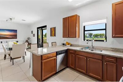 612 NE 193rd St, Miami, FL 33179 - Photo 14
