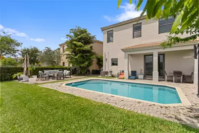 612 NE 193rd St, Miami, FL 33179 - Photo 6