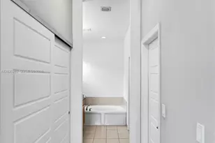612 NE 193rd St, Miami, FL 33179 - Photo 24