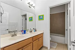 612 NE 193rd St, Miami, FL 33179 - Photo 34