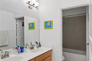 612 NE 193rd St, Miami, FL 33179 - Photo 36