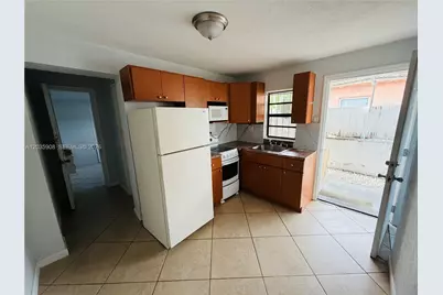 1550 E 10th Ave, Hialeah, FL 33010 - Photo 20