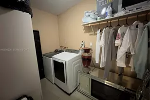 224 E 42nd St, Hialeah, FL 33013 - Photo 56