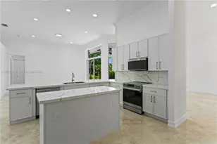 11021 Redhawk St, Plantation, FL 33324 - Photo 8