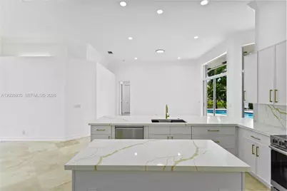 11021 Redhawk St, Plantation, FL 33324 - Photo 6