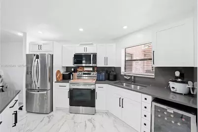 6855 W Broward Blvd #212, Plantation, FL 33317 - Photo 18