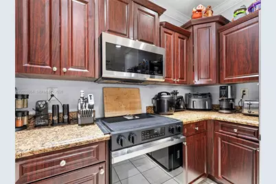 3701 NE 4th St, Homestead, FL 33033 - Photo 8