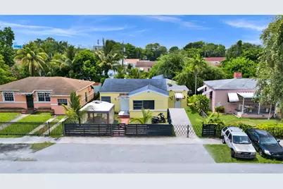 1042 NW 76th St, Miami, FL 33150 - Photo 4