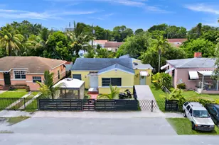 1042 NW 76th St, Miami, FL 33150 - Photo 4