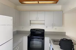 15695 SW 82nd Cir Ln, Miami, FL 33193 - Photo 2
