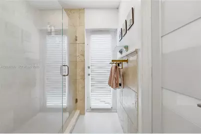 323 NW 136th Pl, Miami, FL 33182 - Photo 36