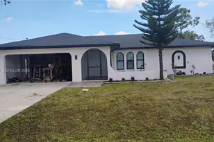 1404 SE 19th St, Cape Coral, FL 33990 - Photo 2