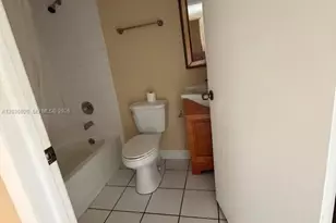 600 NW 32nd Pl, Miami, FL 33125 - Photo 10