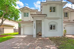 11203 NW 73rd Terrace, Doral, FL 33178 - Photo 2