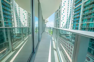 77 SE 5th St, Miami, FL 33131 - Photo 16