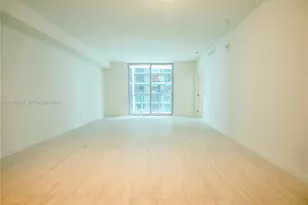 77 SE 5th St, Miami, FL 33131 - Photo 4