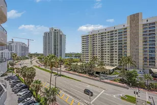 5555 Collins Ave, Miami Beach, FL 33140 - Photo 20