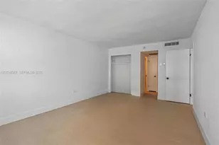 5555 Collins Ave, Miami Beach, FL 33140 - Photo 10