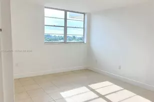 7900 Tatum Waterway Dr, Miami Beach, FL 33141 - Photo 16