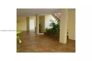 7900 Tatum Waterway Dr, Miami Beach, FL 33141 - Photo 4