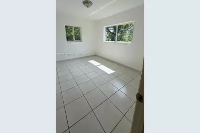 1460 SW 65th Ave, West Miami, FL 33144 - Photo 10