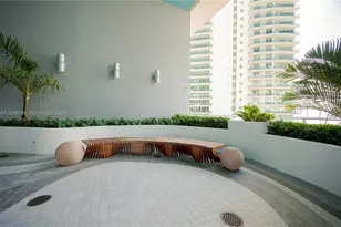 1300 Brickell Bay Dr, Miami, FL 33131 - Photo 34