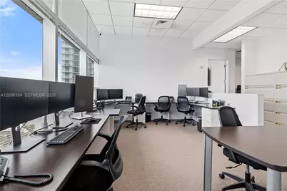 175 SW 7th St #1612, Miami, FL 33130 - Photo 14