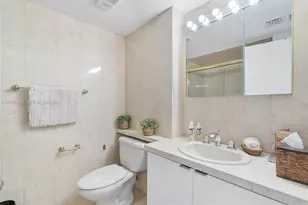 1000 W Island Blvd, Aventura, FL 33160 - Photo 22