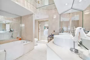 1000 W Island Blvd, Aventura, FL 33160 - Photo 34