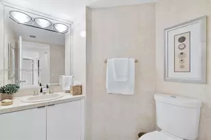 1000 W Island Blvd, Aventura, FL 33160 - Photo 28