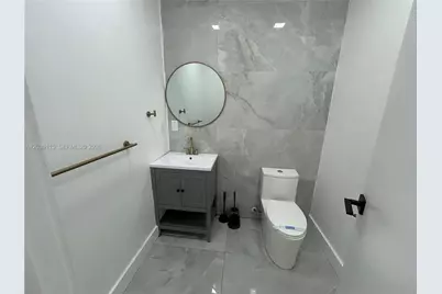1060 Tyler St, Hollywood, FL 33019 - Photo 10