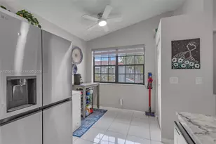 12026 NW 11th St, Pembroke Pines, FL 33026 - Photo 12