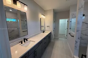 8112 NW 78th St, Tamarac, FL 33321 - Photo 18