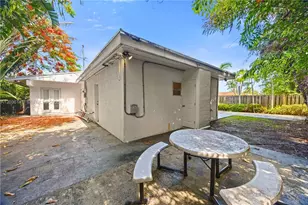 230 NE 5th Ave, Dania Beach, FL 33004 - Photo 32