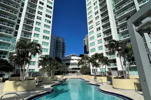 253 NE 2nd St, Miami, FL 33132 - Photo 2