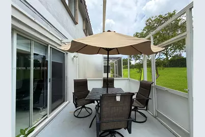 20807 NW 1st St, Pembroke Pines, FL 33029 - Photo 30