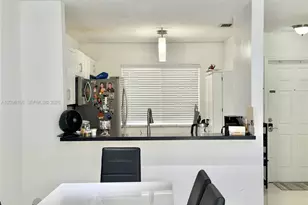 20807 NW 1st St, Pembroke Pines, FL 33029 - Photo 6