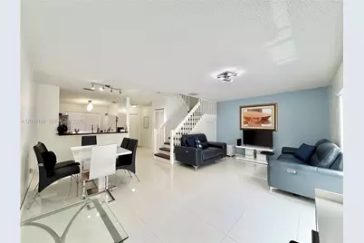20807 NW 1st St, Pembroke Pines, FL 33029 - Photo 2