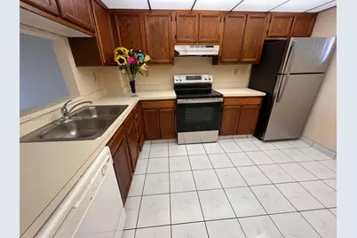 1075 Riverside Dr #505, Coral Springs, FL 33071 - Photo 2