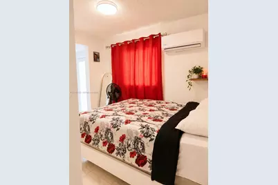 380 W 45th St, Hialeah, FL 33012 - Photo 12