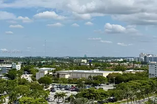 19501 W Country Club Dr, Aventura, FL 33180 - Photo 36