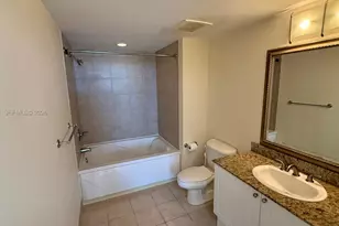 19501 W Country Club Dr, Aventura, FL 33180 - Photo 40
