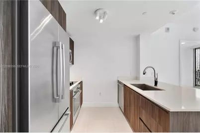 488 NE 18th St #1805, Miami, FL 33132 - Photo 2
