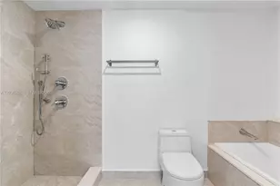 488 NE 18th St, Miami, FL 33132 - Photo 32