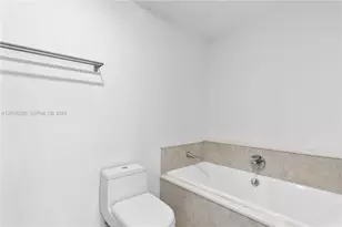 488 NE 18th St, Miami, FL 33132 - Photo 34