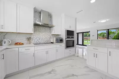 1951 NE 187 Th Dr, North Miami Beach, FL 33179 - Photo 10